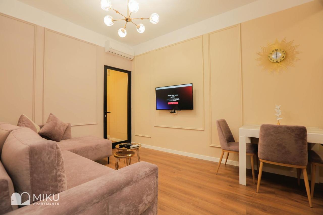 טיראנה Miku Apartment - Perfect 1Bedroom At Komuna E Parisit מראה חיצוני תמונה