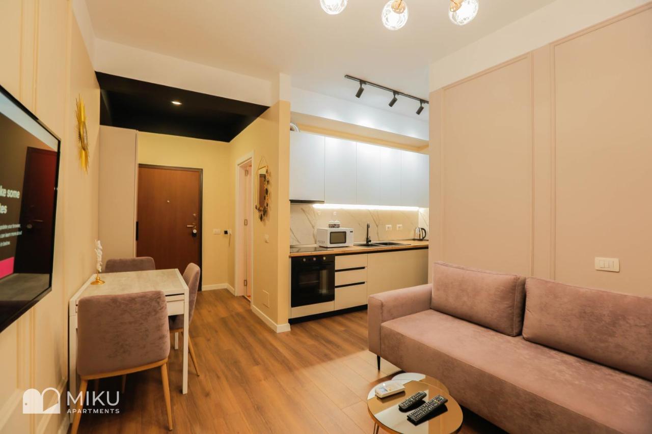 טיראנה Miku Apartment - Perfect 1Bedroom At Komuna E Parisit מראה חיצוני תמונה