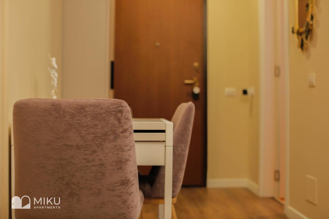 טיראנה Miku Apartment - Perfect 1Bedroom At Komuna E Parisit מראה חיצוני תמונה