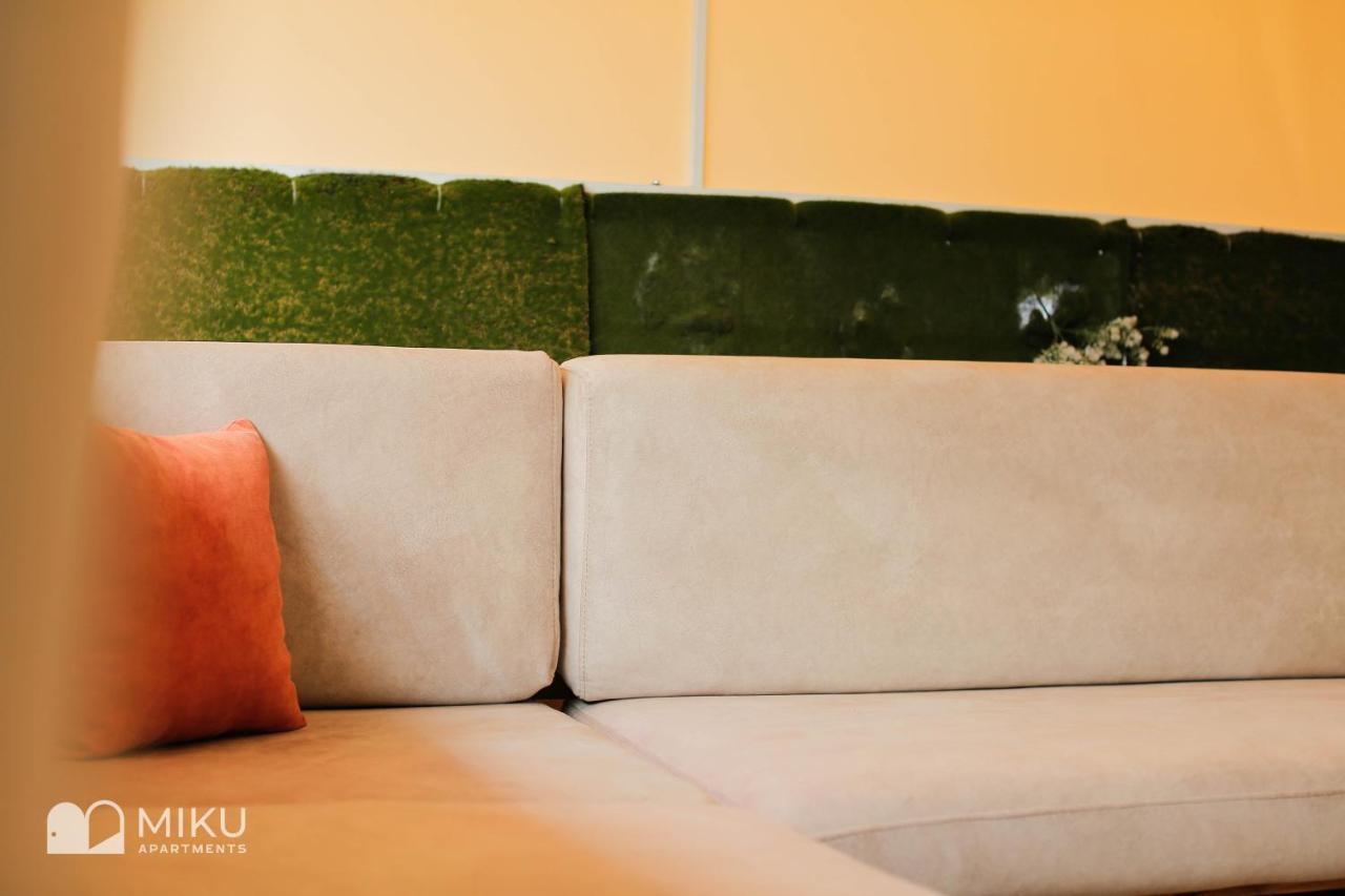 טיראנה Miku Apartment - Perfect 1Bedroom At Komuna E Parisit מראה חיצוני תמונה