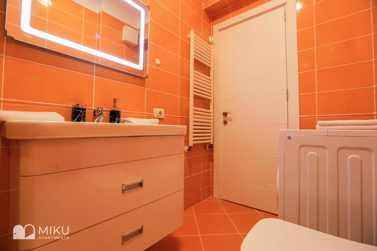טיראנה Miku Apartment - Perfect 1Bedroom At Komuna E Parisit מראה חיצוני תמונה