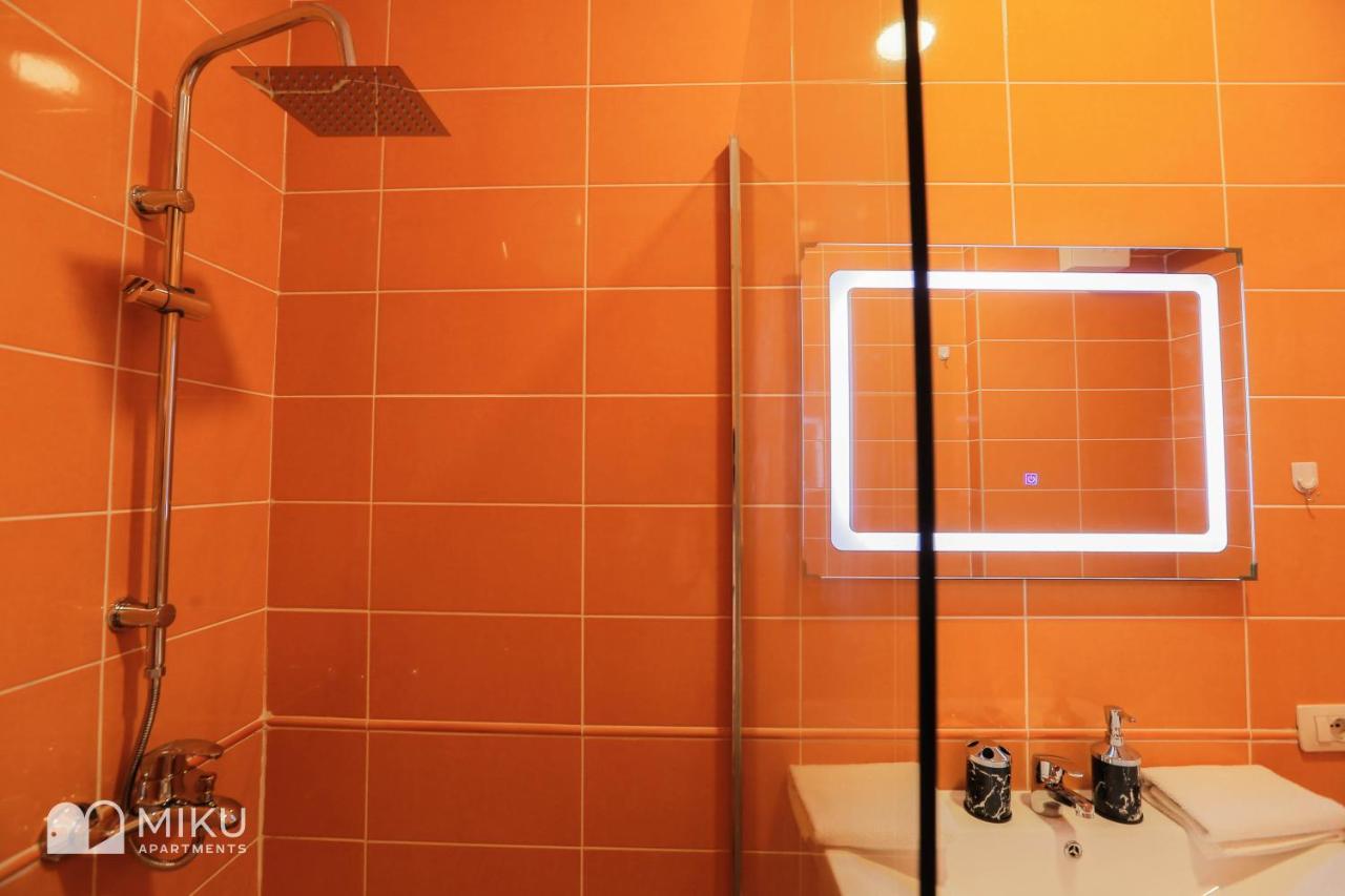 טיראנה Miku Apartment - Perfect 1Bedroom At Komuna E Parisit מראה חיצוני תמונה