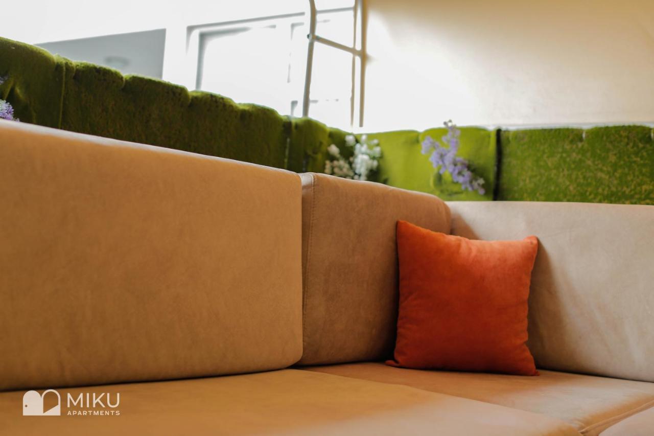 טיראנה Miku Apartment - Perfect 1Bedroom At Komuna E Parisit מראה חיצוני תמונה