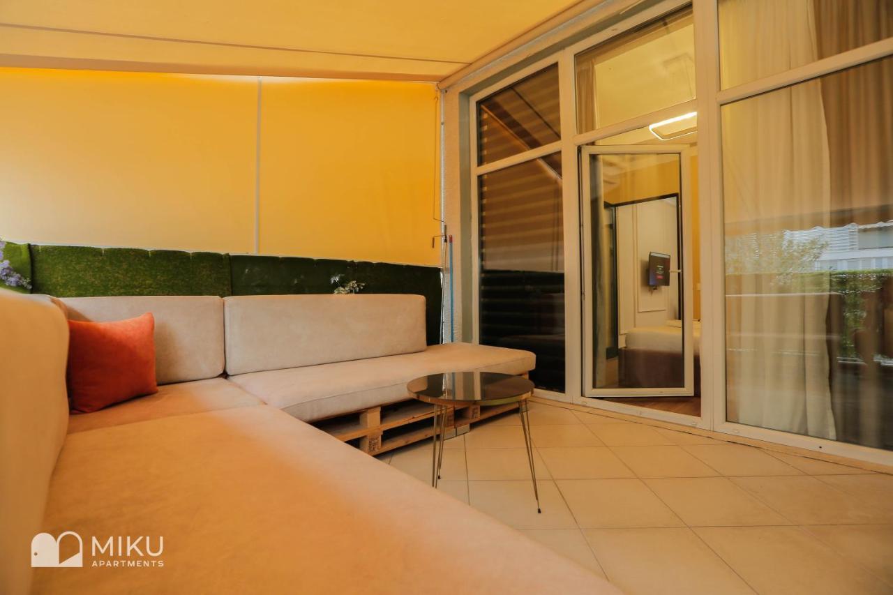 טיראנה Miku Apartment - Perfect 1Bedroom At Komuna E Parisit מראה חיצוני תמונה